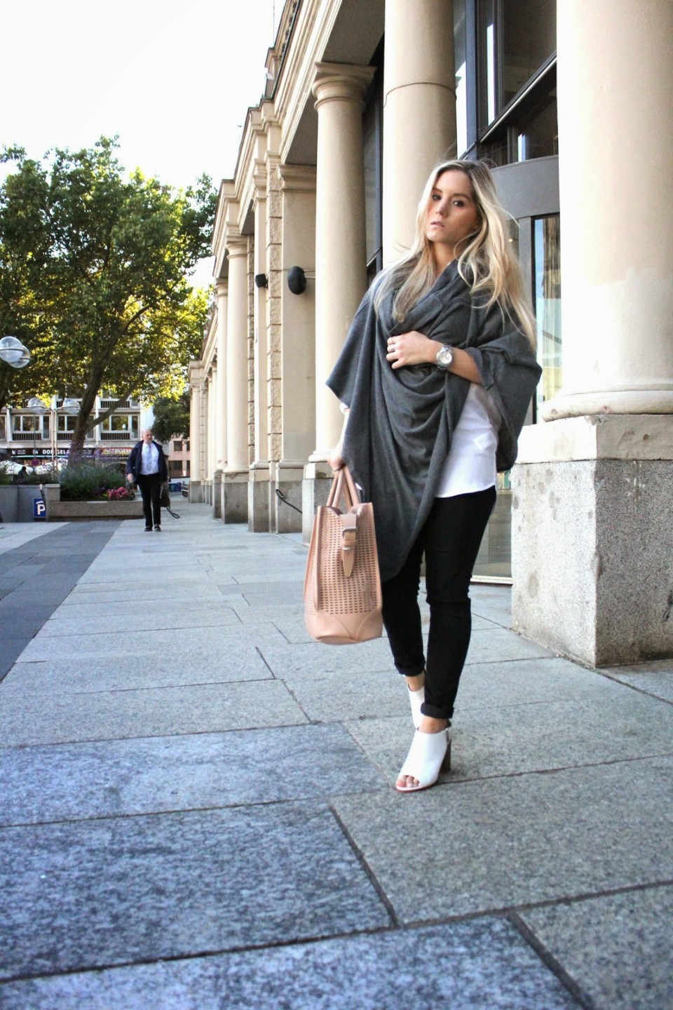 https://www.fashiontwinstinct.com/wp-content/uploads/2014/09/IMG_1429-960x1440_c.jpg