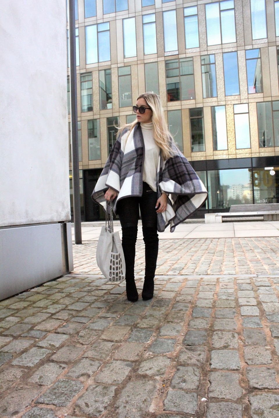 https://www.fashiontwinstinct.com/wp-content/uploads/2014/11/IMG_5330-960x1440_c.jpg
