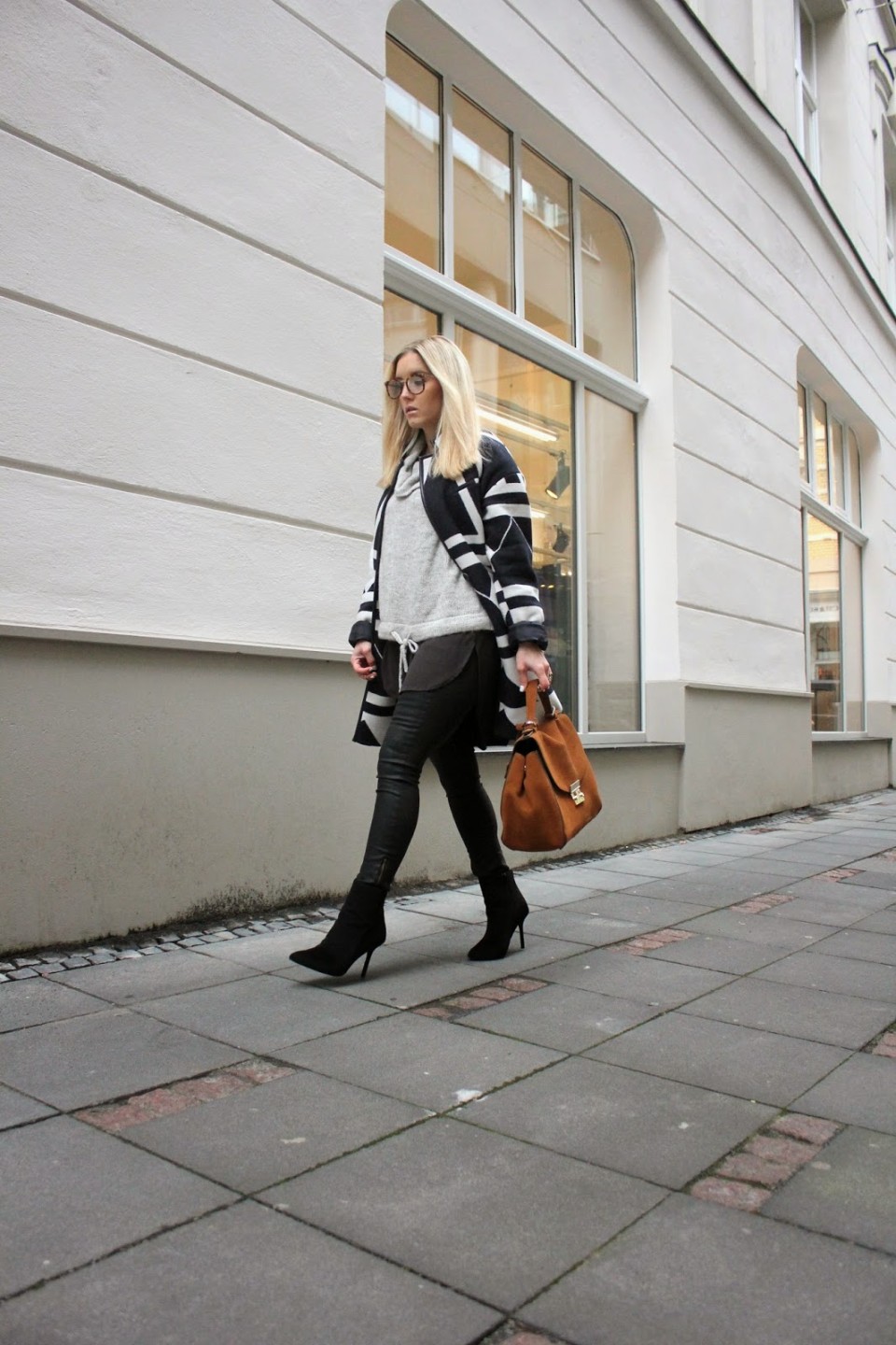 https://www.fashiontwinstinct.com/wp-content/uploads/2014/12/IMG_5553-960x1440_c.jpg