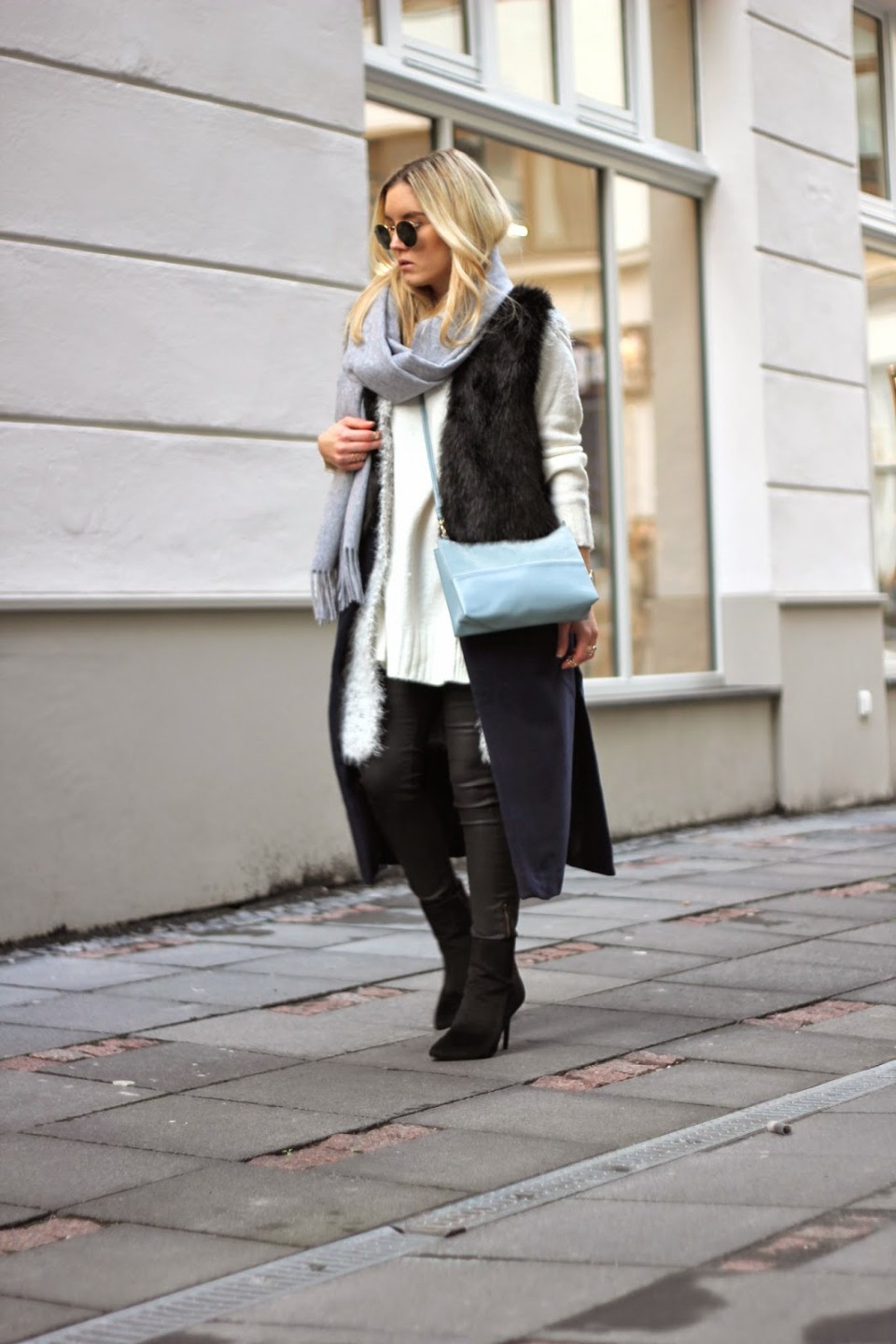 https://www.fashiontwinstinct.com/wp-content/uploads/2015/01/IMG_1079-960x1440_c.jpg