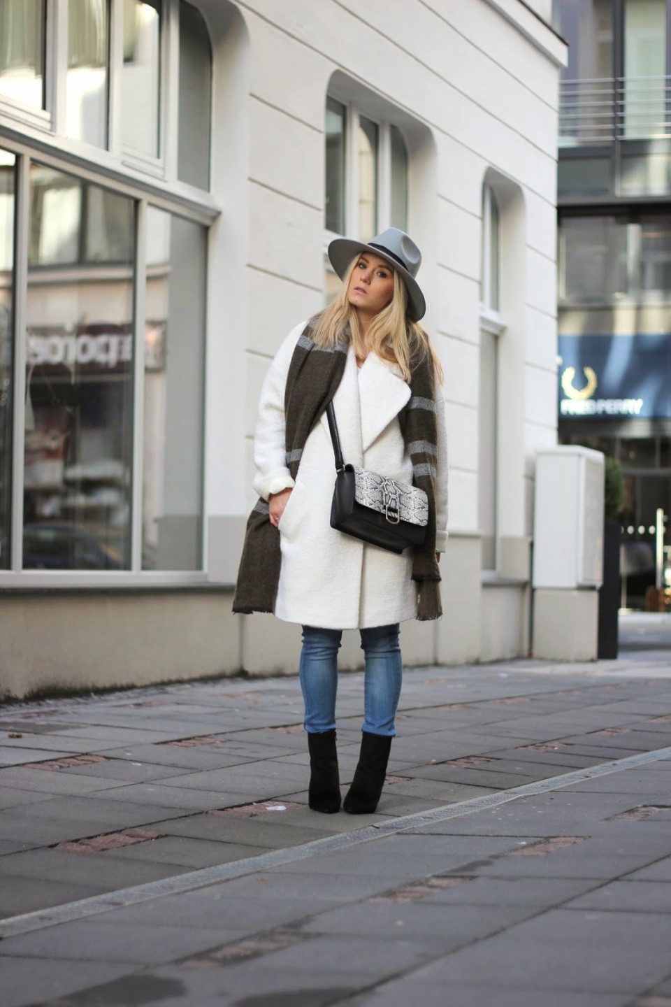 https://www.fashiontwinstinct.com/wp-content/uploads/2015/01/IMG_1263-960x1440_c.jpg