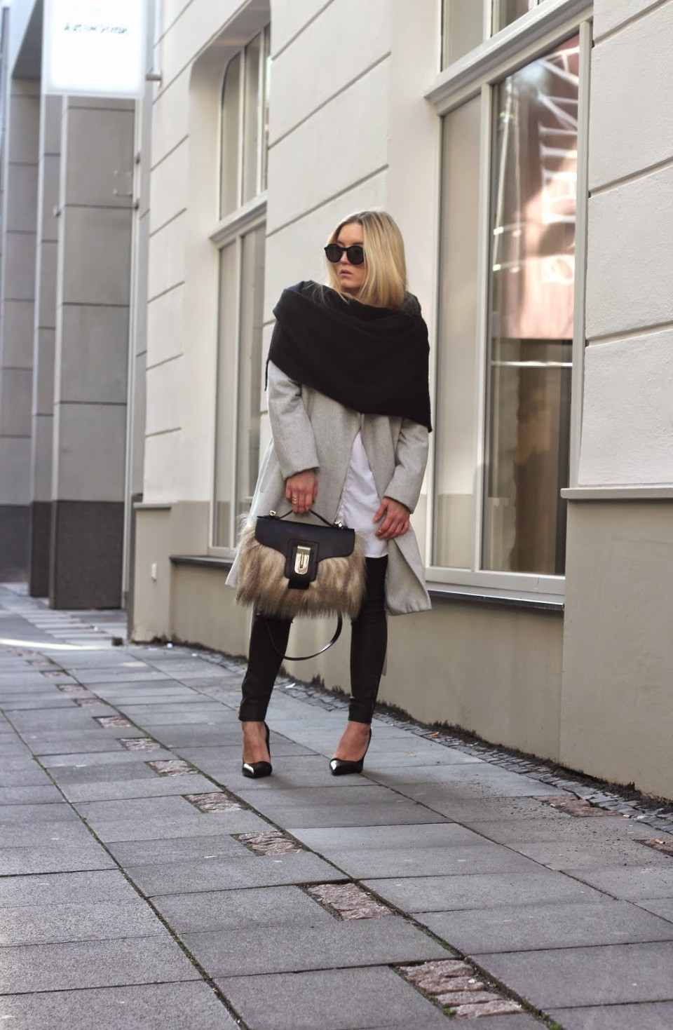 https://www.fashiontwinstinct.com/wp-content/uploads/2015/02/IMG_2514-960x1469_c.jpg