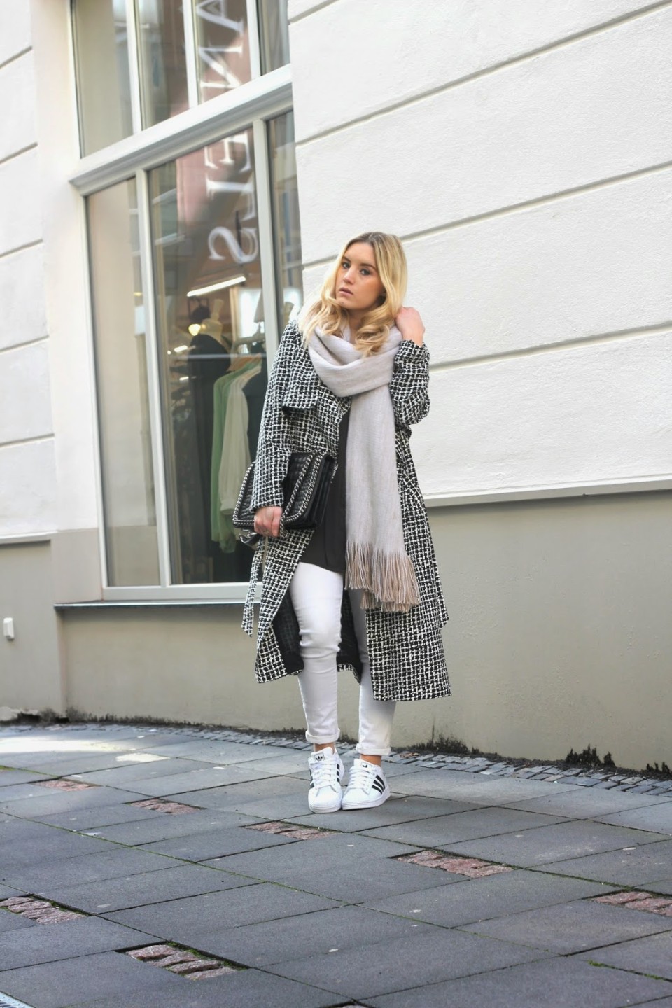 https://www.fashiontwinstinct.com/wp-content/uploads/2015/02/IMG_2683-960x1440_c.jpg