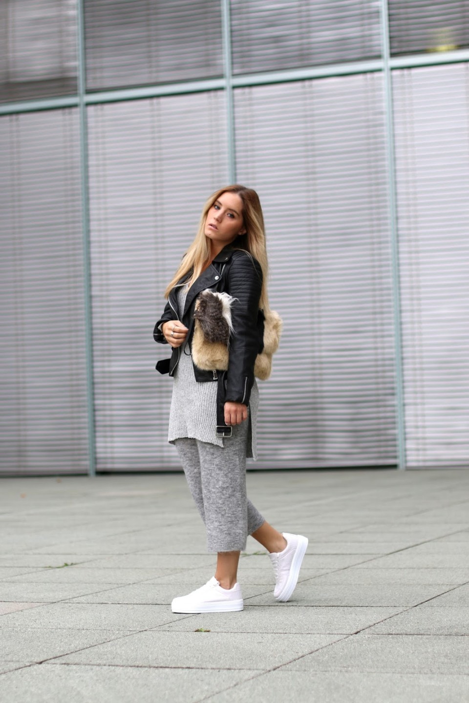 https://www.fashiontwinstinct.com/wp-content/uploads/2015/09/IMG_0714-960x1440_c.jpg