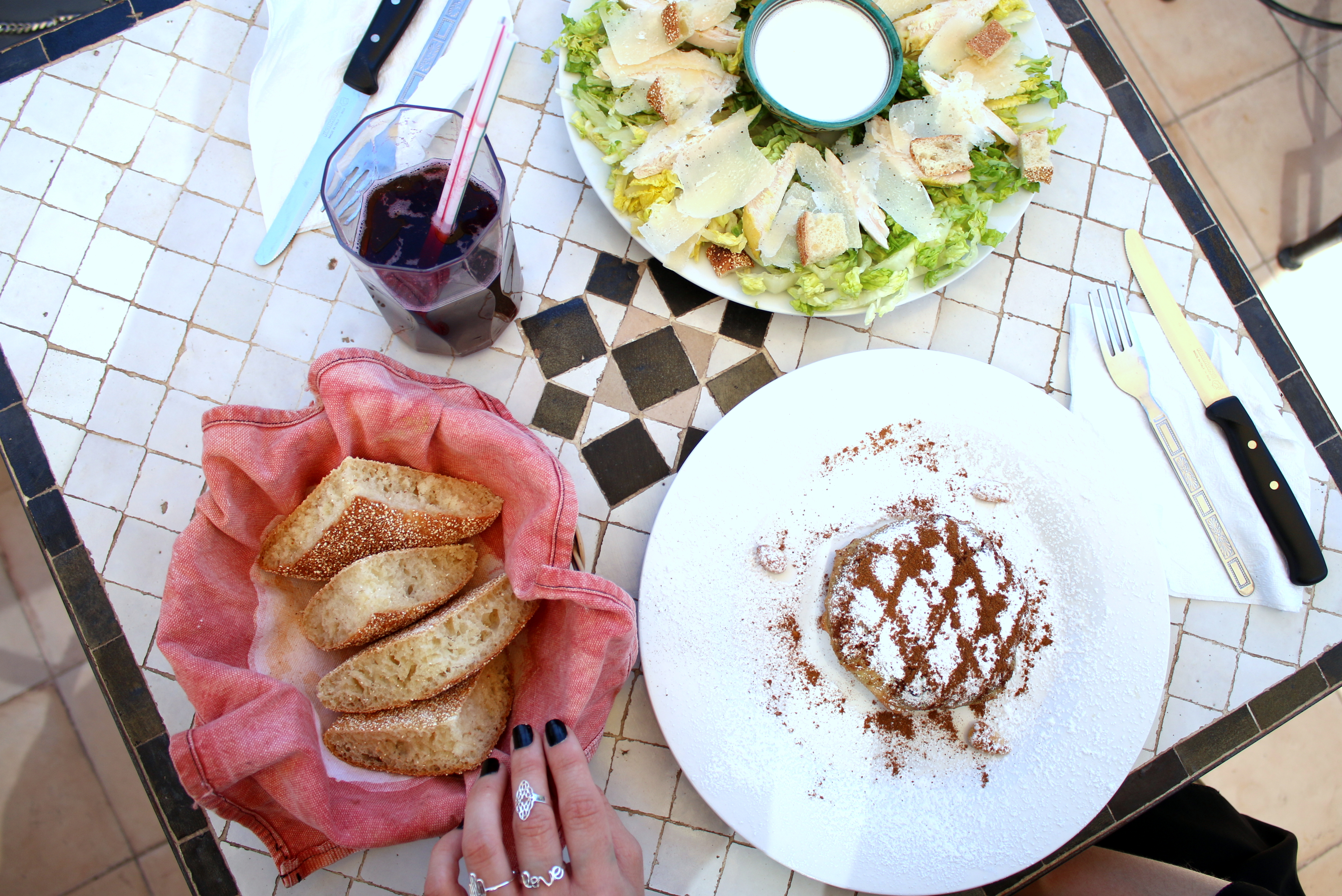 marrakech travel guide food tips bazaar cafe chicken pastilla travelblog foodblog