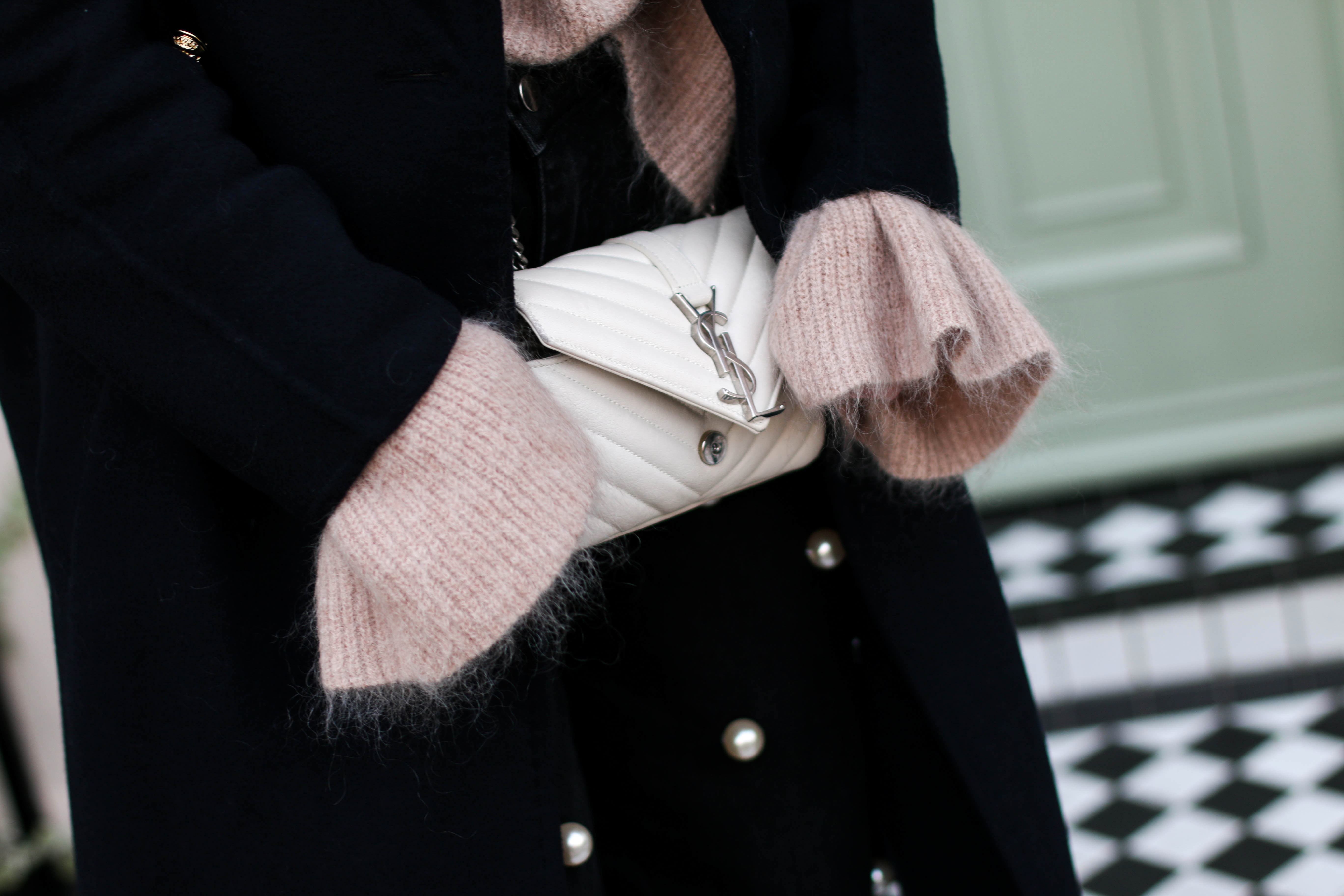 Pearl Trend Belle Sleeves YSL Monogramme Bag