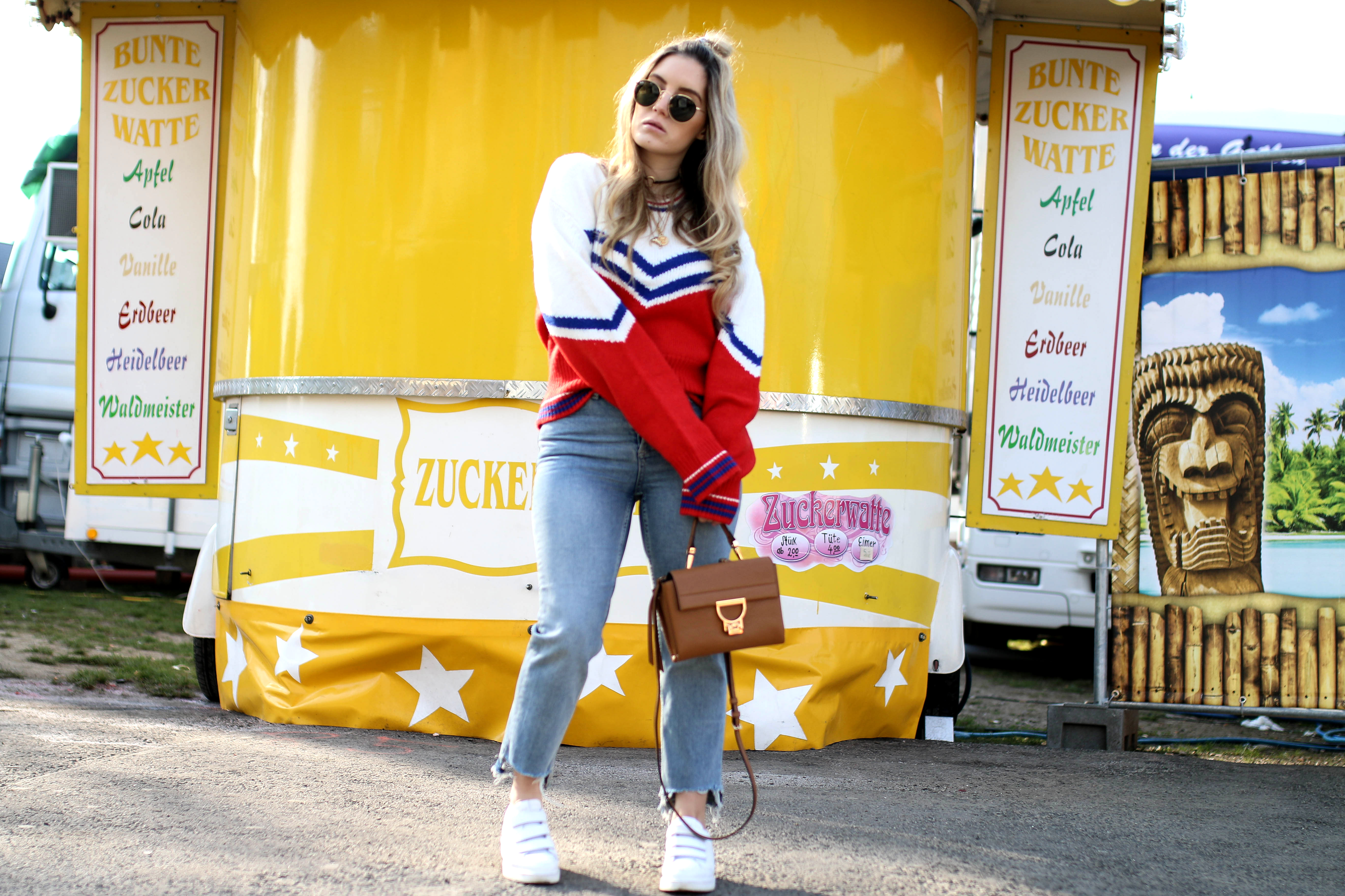 https://www.fashiontwinstinct.com/wp-content/uploads/2017/04/other-stories-retro-sweater-coccinelle-arlettis-mini-bag-fashion-blog-köln-kirmes-cologne-funfair-streetstyle-blog.jpg