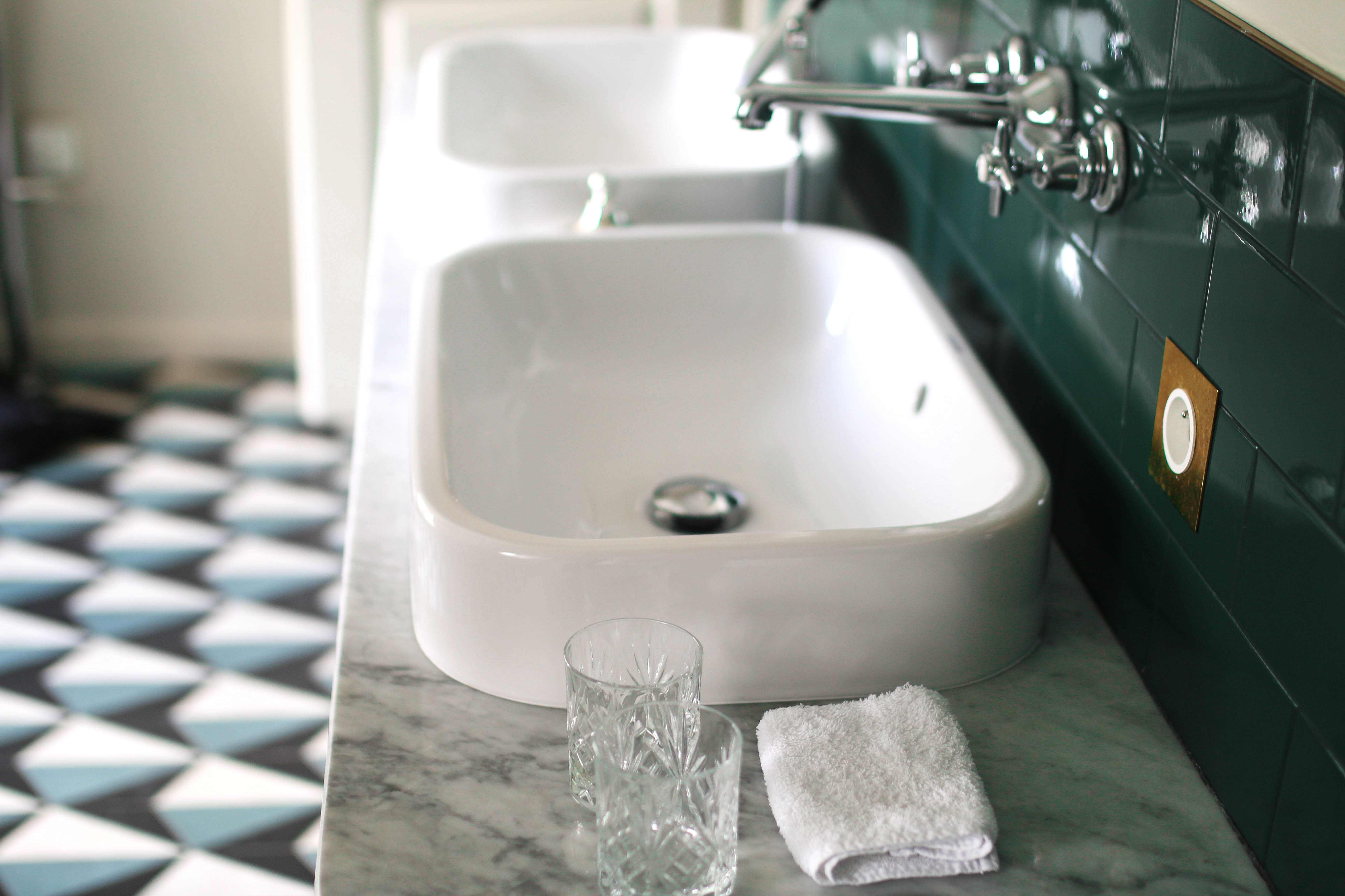 grand pigalle hotel paris review blog bathroom marble