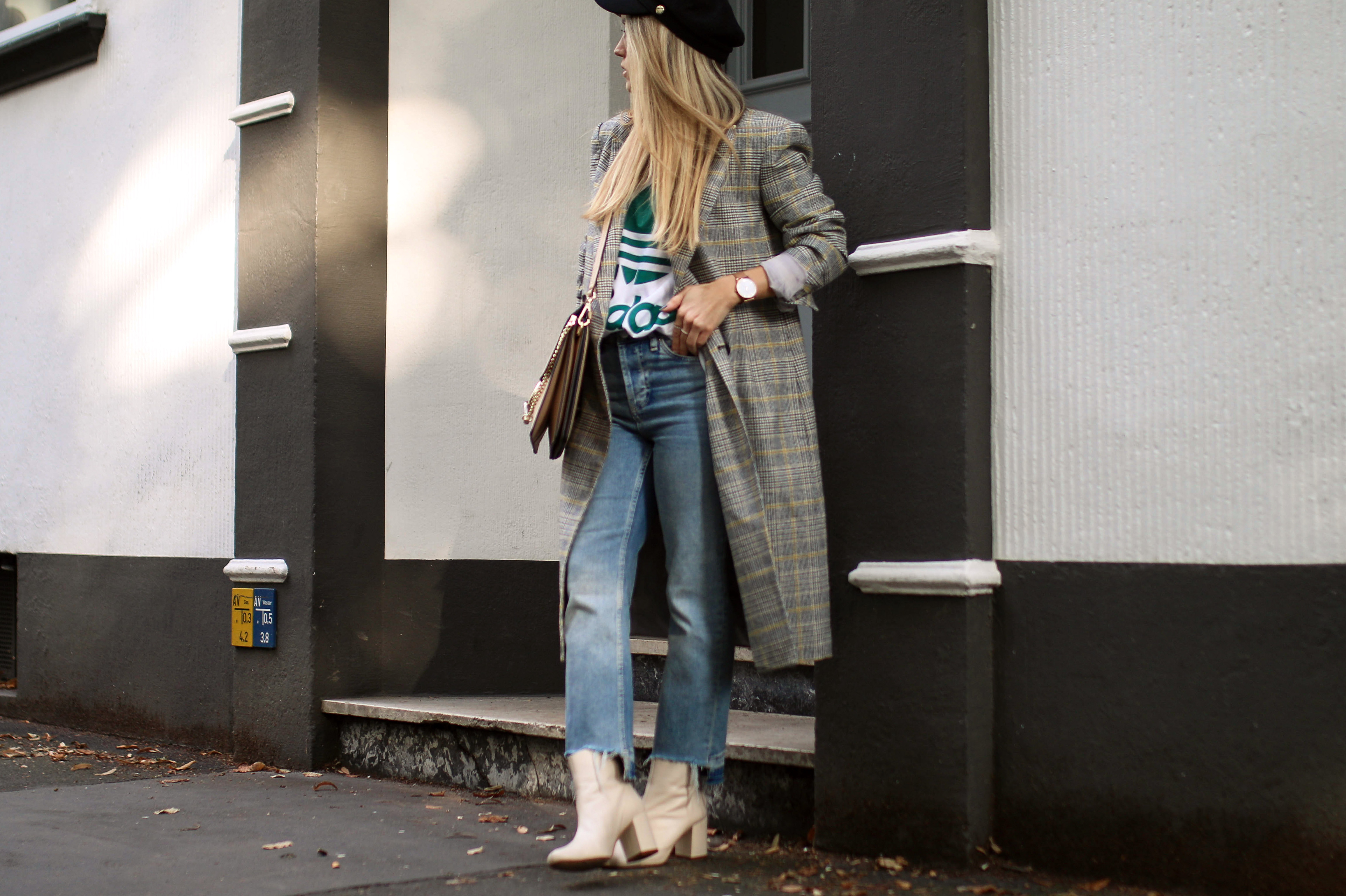 baker boy hat checked coat fall uniform fashion blog streetstyle chloegirls